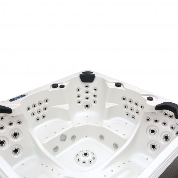 Spabad Utopia Dreams - 5 personer Spabad Utopia Dreams - 5 personer