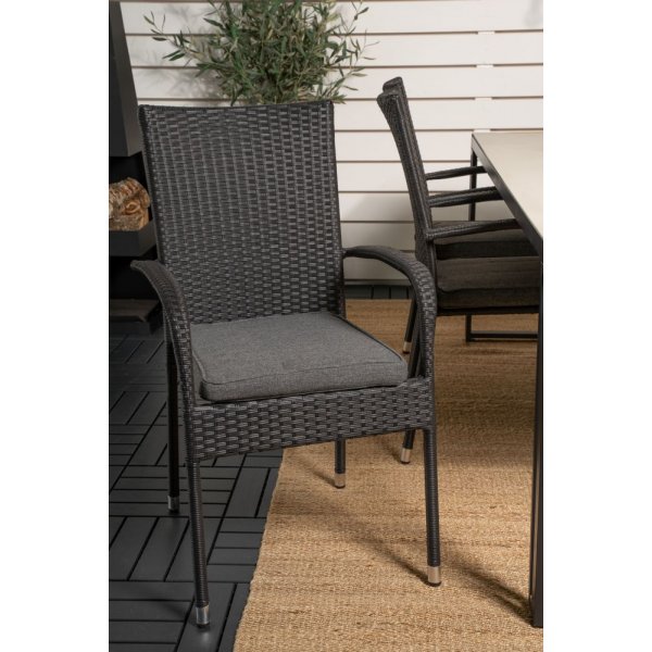 Tornsborg Matgrupp (200x100) - Svart/Grå - 6 Stolar Tornsborg Matgrupp (200x100) - Svart/Grå - 6 Stolar