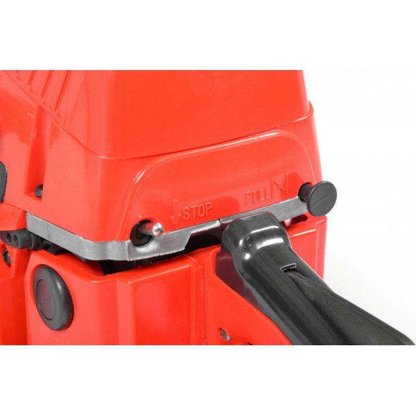 Bensindriven motors�g med l�da - 40cm sv�rd �- 45cc