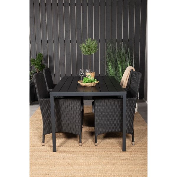 Ervalla Matgrupp (150x90) - Svart - 4 Stolar Ervalla Matgrupp (150x90) - Svart - 4 Stolar