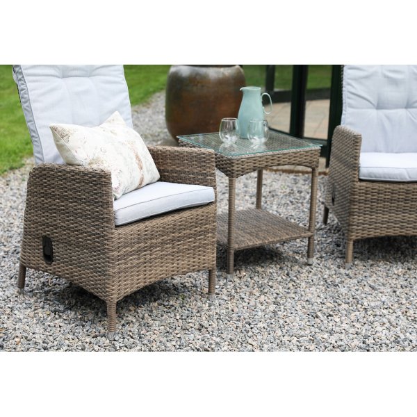 Tranvik utemöbelgrupp ställbar fåtölj & bord - Naturfärgad konstrotting Tranvik utemöbelgrupp ställbar fåtölj & bord - Naturfärgad konstrotting