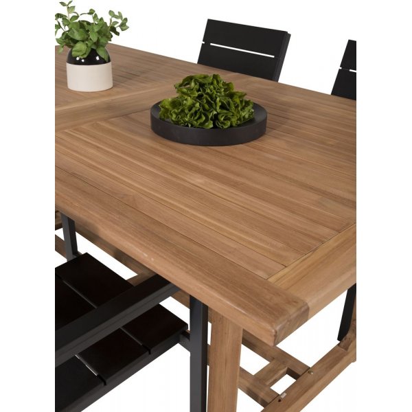 Bjuråker Matgrupp (195x110) - Svart/Natur - 4 Stolar Bjuråker Matgrupp (195x110) - Svart/Natur - 4 Stolar