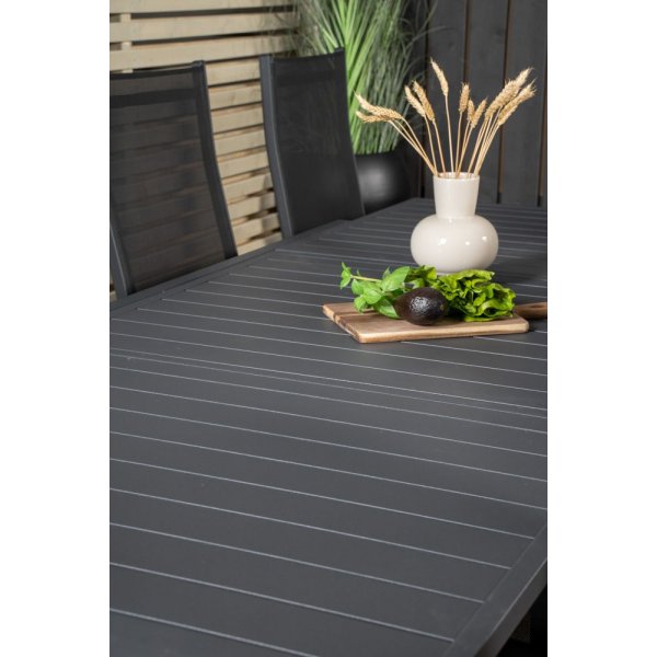 Holma Spisegruppe (160x100) - Sort - 8 Stole Holma Spisegruppe (160x100) - Sort - 8 Stole