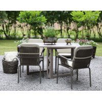 Spisegruppe Saltö grå teak: Nedslået bord inkl. 4 grå Lincoln stelstole Spisegruppe Saltö grå teak: Nedslået bord inkl. 4 grå Lincoln stelstole