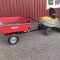 Kundbild Skottk�rra/dragk�rra 300kg f�r �kgr�sklippare Hecht: Mycket bra vagn, l�ttanv�nd d� man...